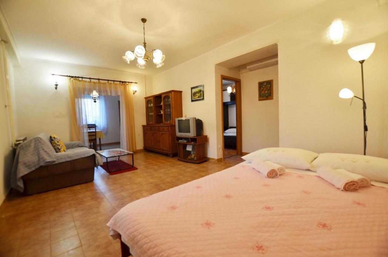 Miro Apartments Kanfanar Buitenkant foto