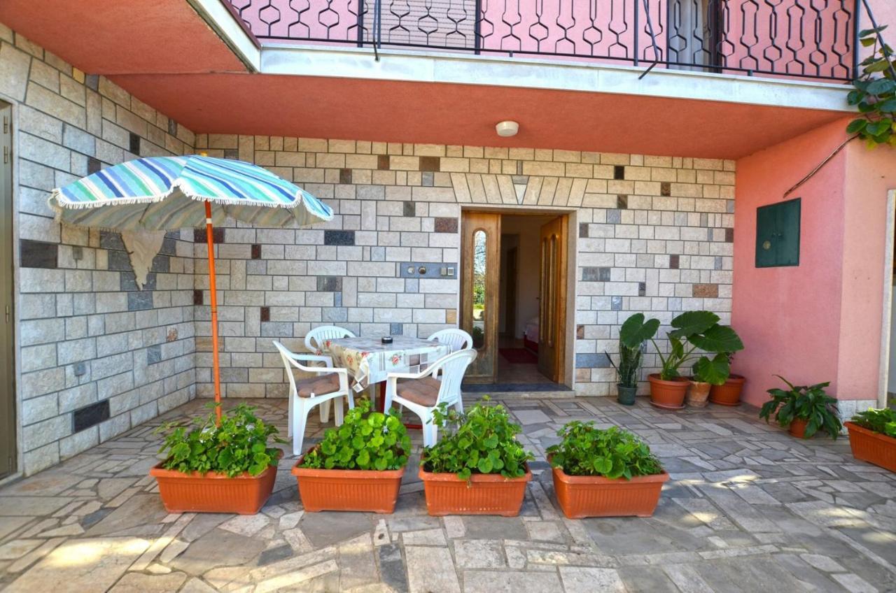 Miro Apartments Kanfanar Buitenkant foto